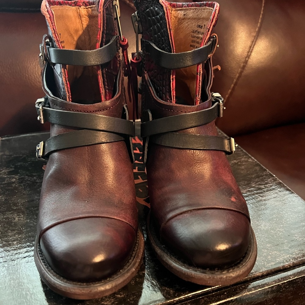Freebird Wine Multi Crue- Size 7